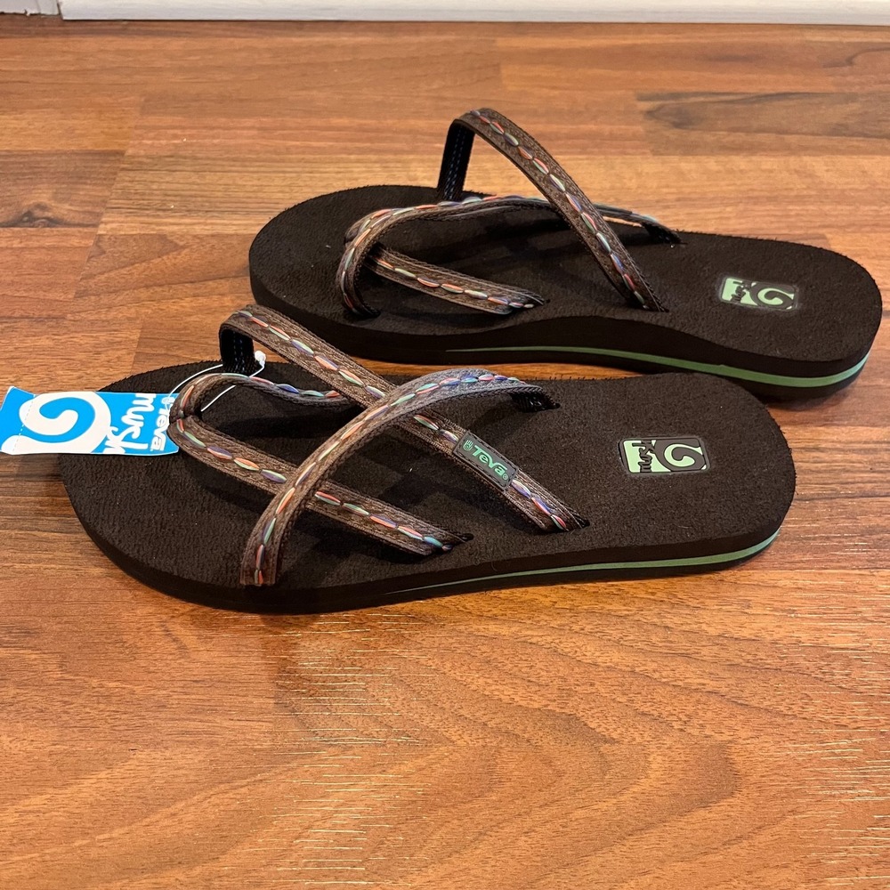 NWT Teva Olowahu Flip Flop Sandals Felicitas Brown Womens Size 9 Beach Vacation